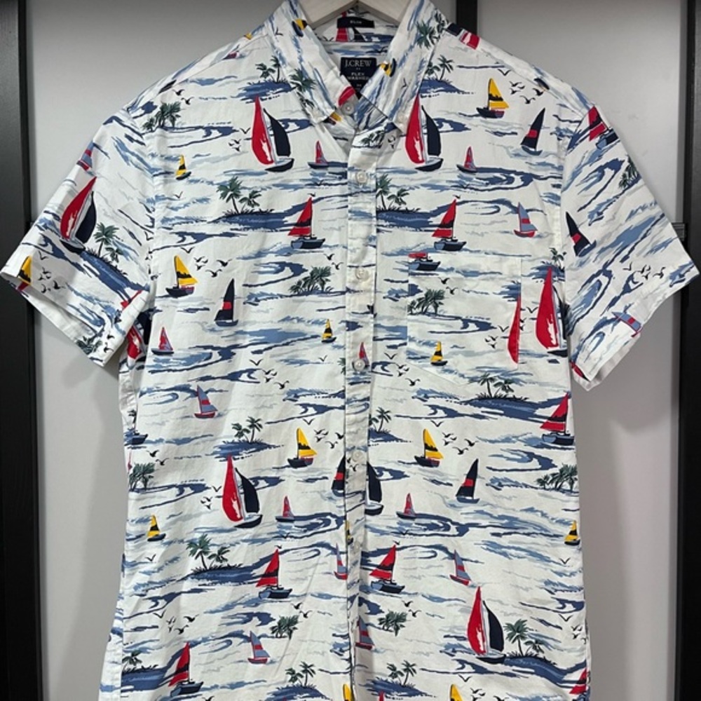 J.Crew Men's Nautical Flex Washed Short-Sleeve Shirt with Multi Color Sailboat M